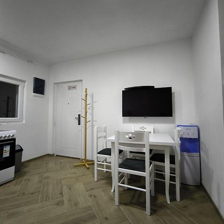 Hidden Villa Apartments Котор Экстерьер фото
