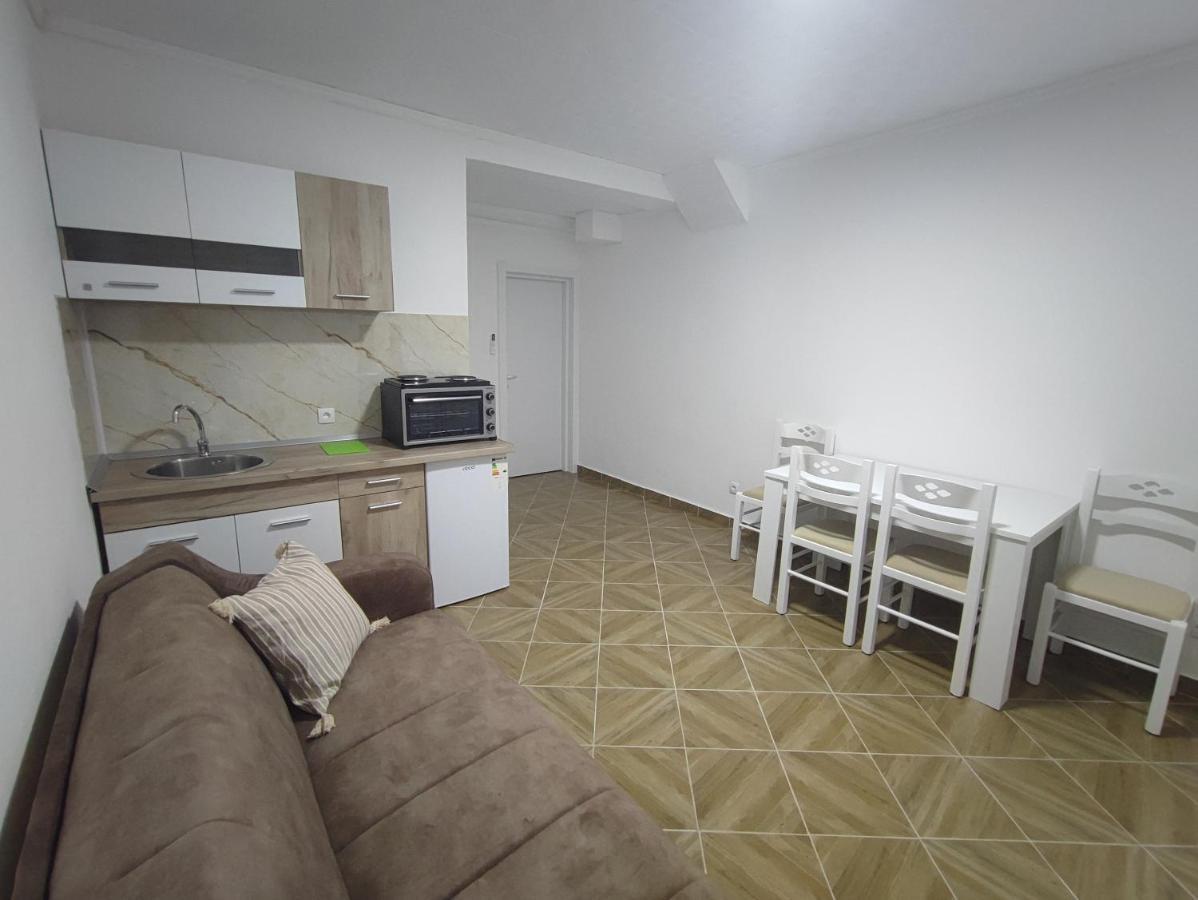 Hidden Villa Apartments Котор Экстерьер фото