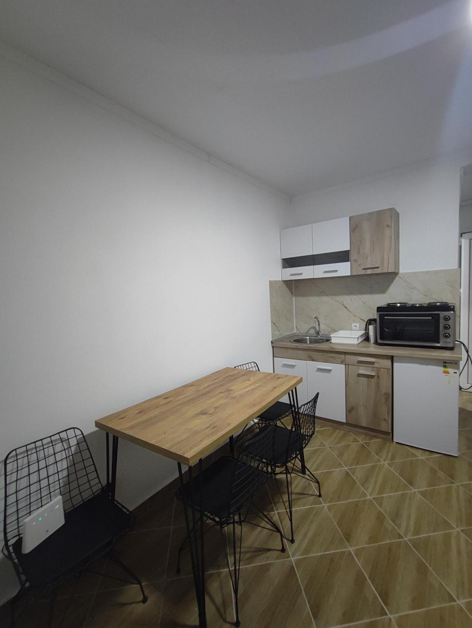 Hidden Villa Apartments Котор Экстерьер фото