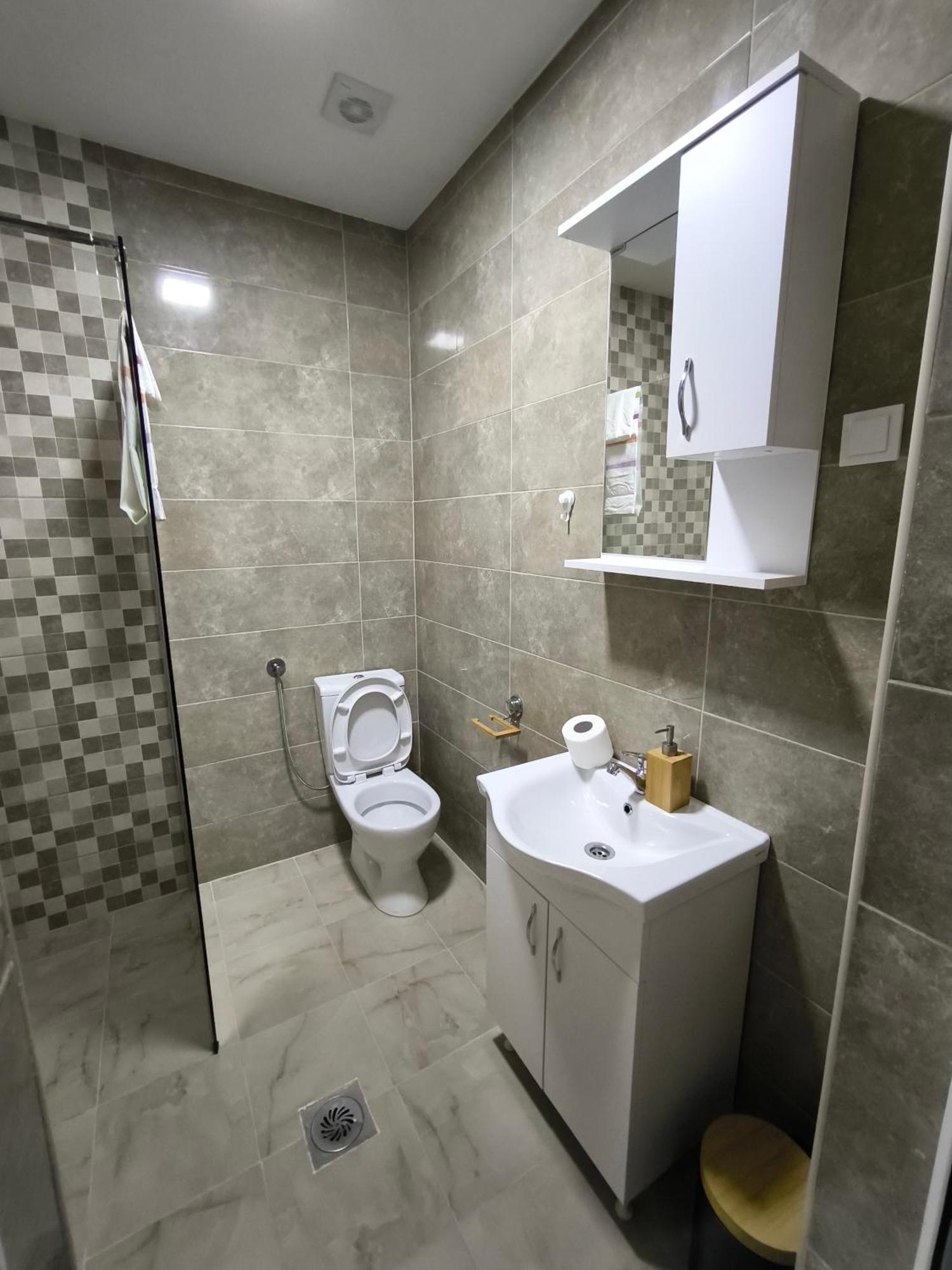 Hidden Villa Apartments Котор Экстерьер фото