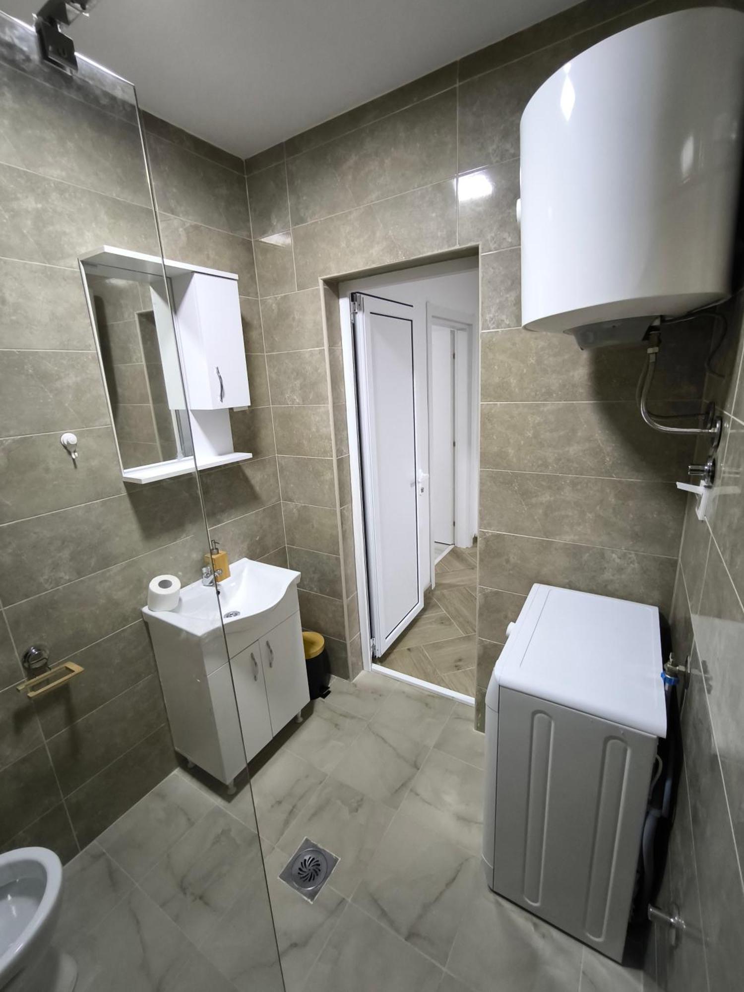 Hidden Villa Apartments Котор Экстерьер фото